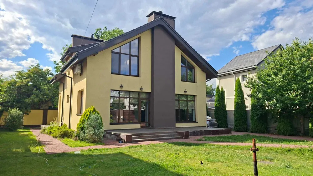 Оренда будинку 175 м², Постова вул.