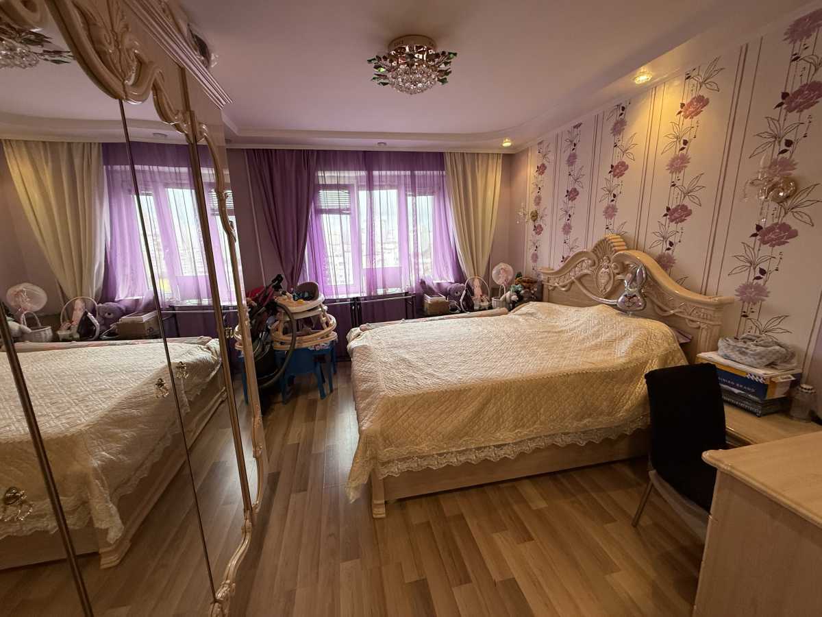Продажа 3-комнатной квартиры 81 м², Ревуцкого ул., 19/1