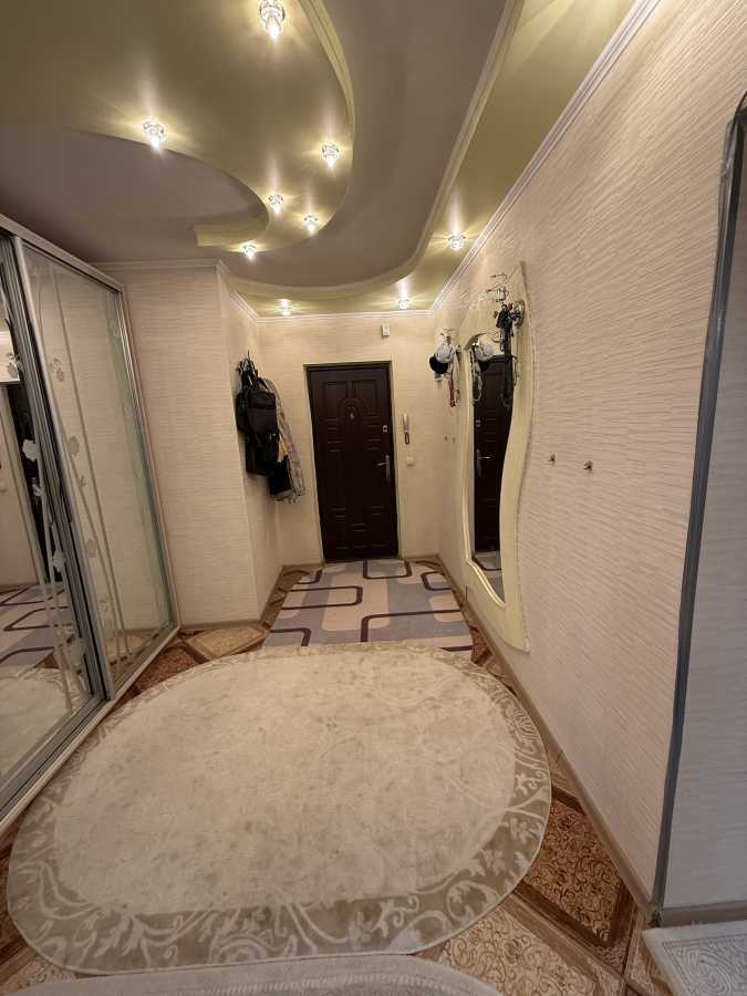 Продажа 3-комнатной квартиры 81 м², Ревуцкого ул., 19/1