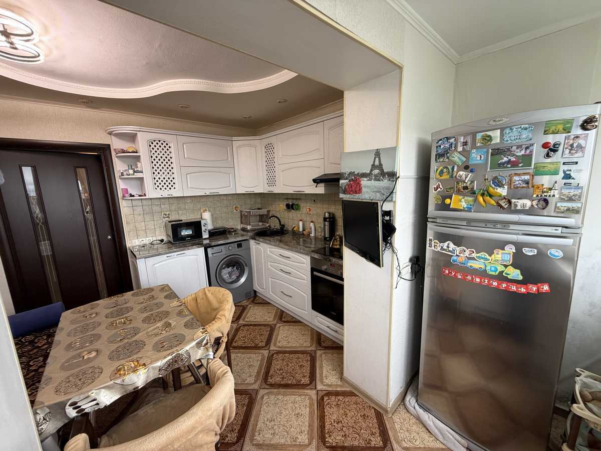 Продажа 3-комнатной квартиры 81 м², Ревуцкого ул., 19/1