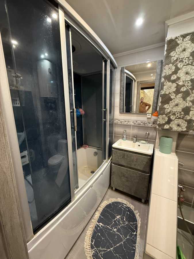Продажа 3-комнатной квартиры 81 м², Ревуцкого ул., 19/1
