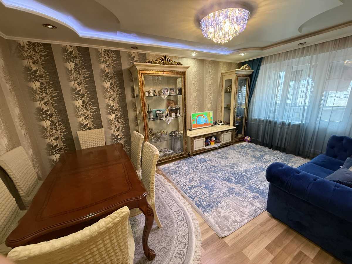 Продажа 3-комнатной квартиры 81 м², Ревуцкого ул., 19/1