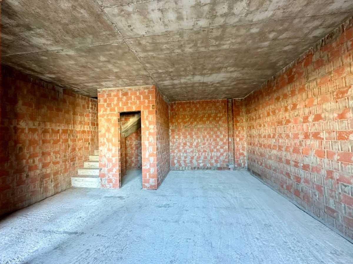Продажа 3-комнатной квартиры 71 м², Святопетровского ул., 34