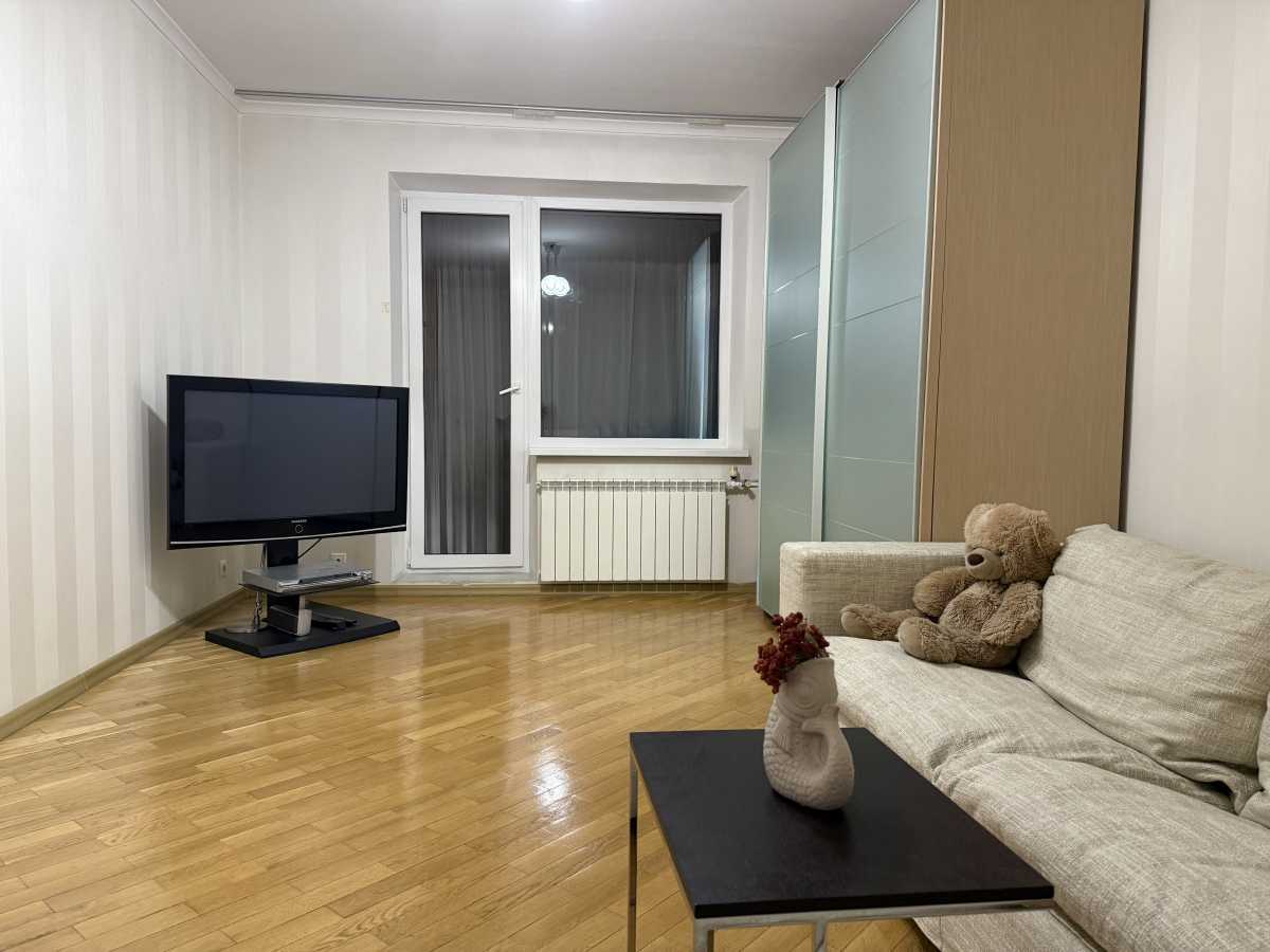 Продажа 3-комнатной квартиры 81.2 м², Новаторов ул.