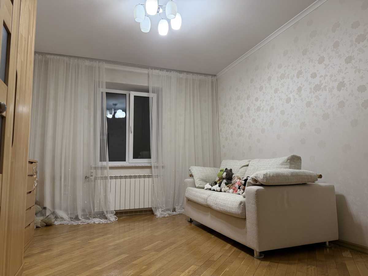 Продажа 3-комнатной квартиры 81.2 м², Новаторов ул.