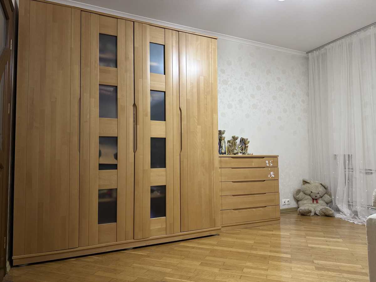 Продажа 3-комнатной квартиры 81.2 м², Новаторов ул.