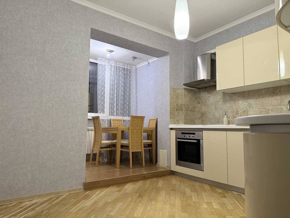 Продажа 3-комнатной квартиры 81.2 м², Новаторов ул.