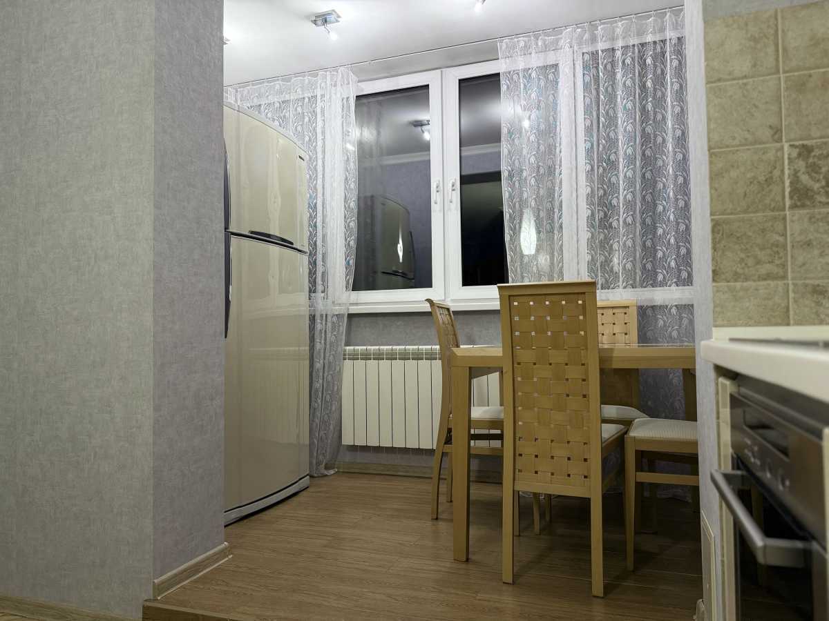 Продажа 3-комнатной квартиры 81.2 м², Новаторов ул.