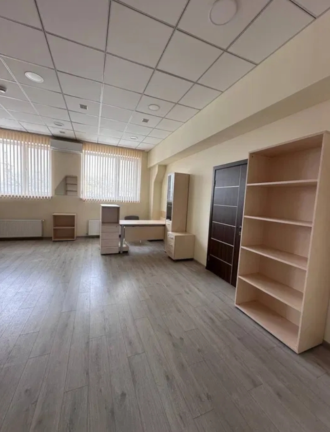 Оренда офісу 215 м², Столбовая вул.