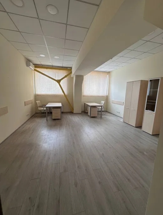 Оренда офісу 215 м², Столбовая вул.