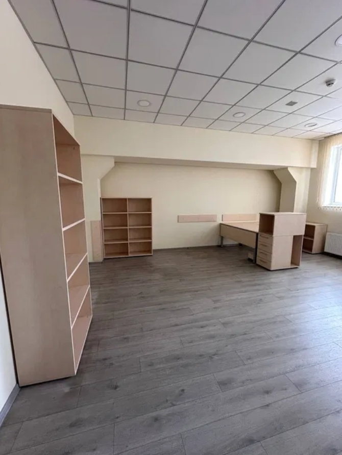 Оренда офісу 215 м², Столбовая вул.