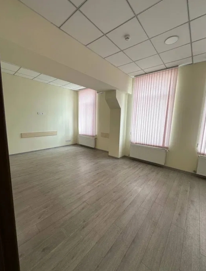 Оренда офісу 215 м², Столбовая вул.