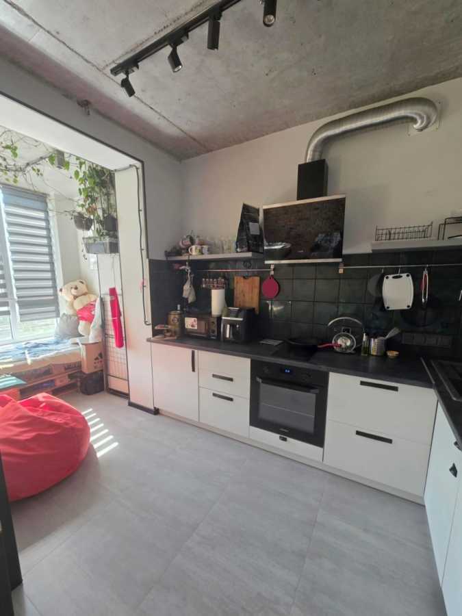 Продаж 3-кімнатної квартири 70 м², Героїв Небесної Сотні просп., 32/2