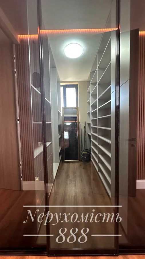 Продажа 2-комнатной квартиры 75 м², Олеговская ул., 1