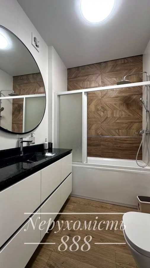 Продажа 2-комнатной квартиры 75 м², Олеговская ул., 1