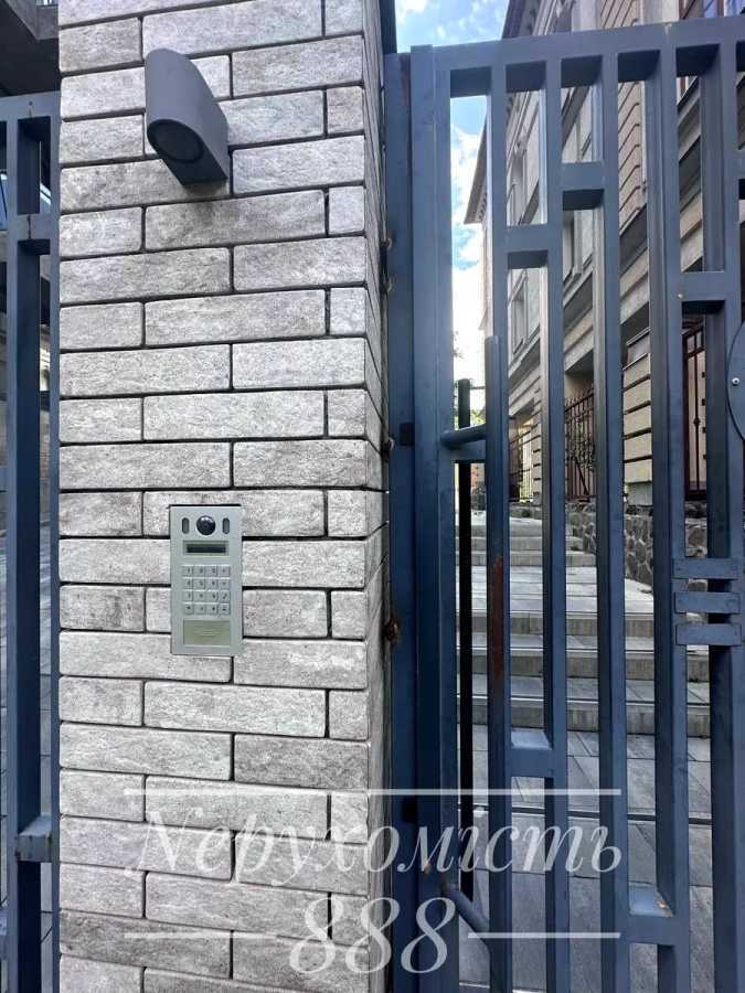 Продажа 2-комнатной квартиры 75 м², Олеговская ул., 1