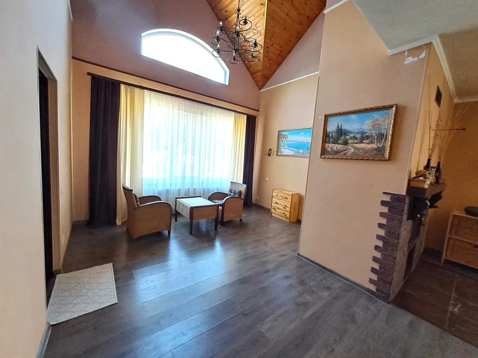 Оренда котеджу 300 м², Мисливська вул.