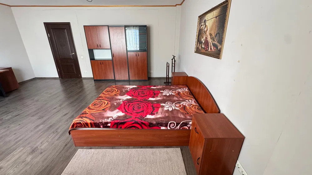 Оренда котеджу 300 м², Мисливська вул.