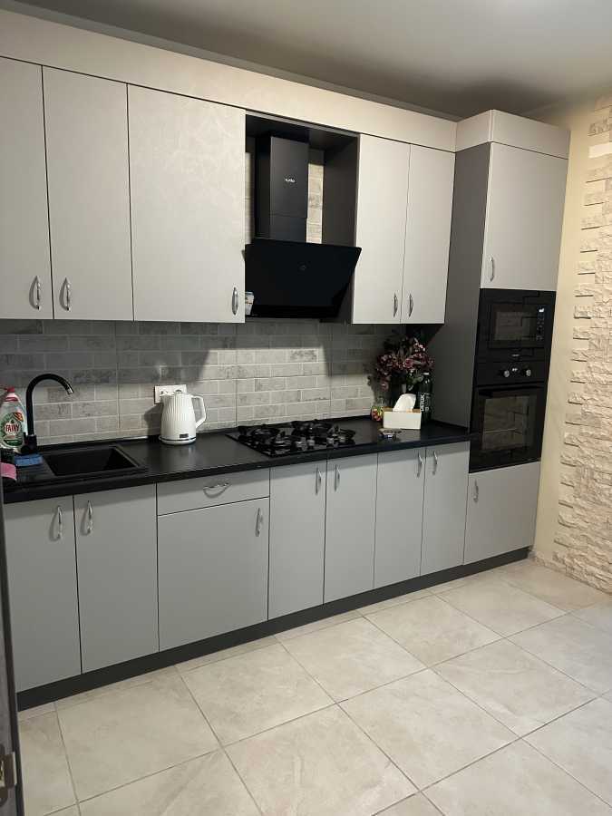 Оренда 1-кімнатної квартири 46 м², Свободи вул., 1с