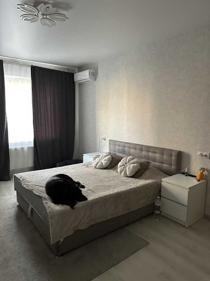 Оренда 1-кімнатної квартири 46 м², Свободи вул., 1с