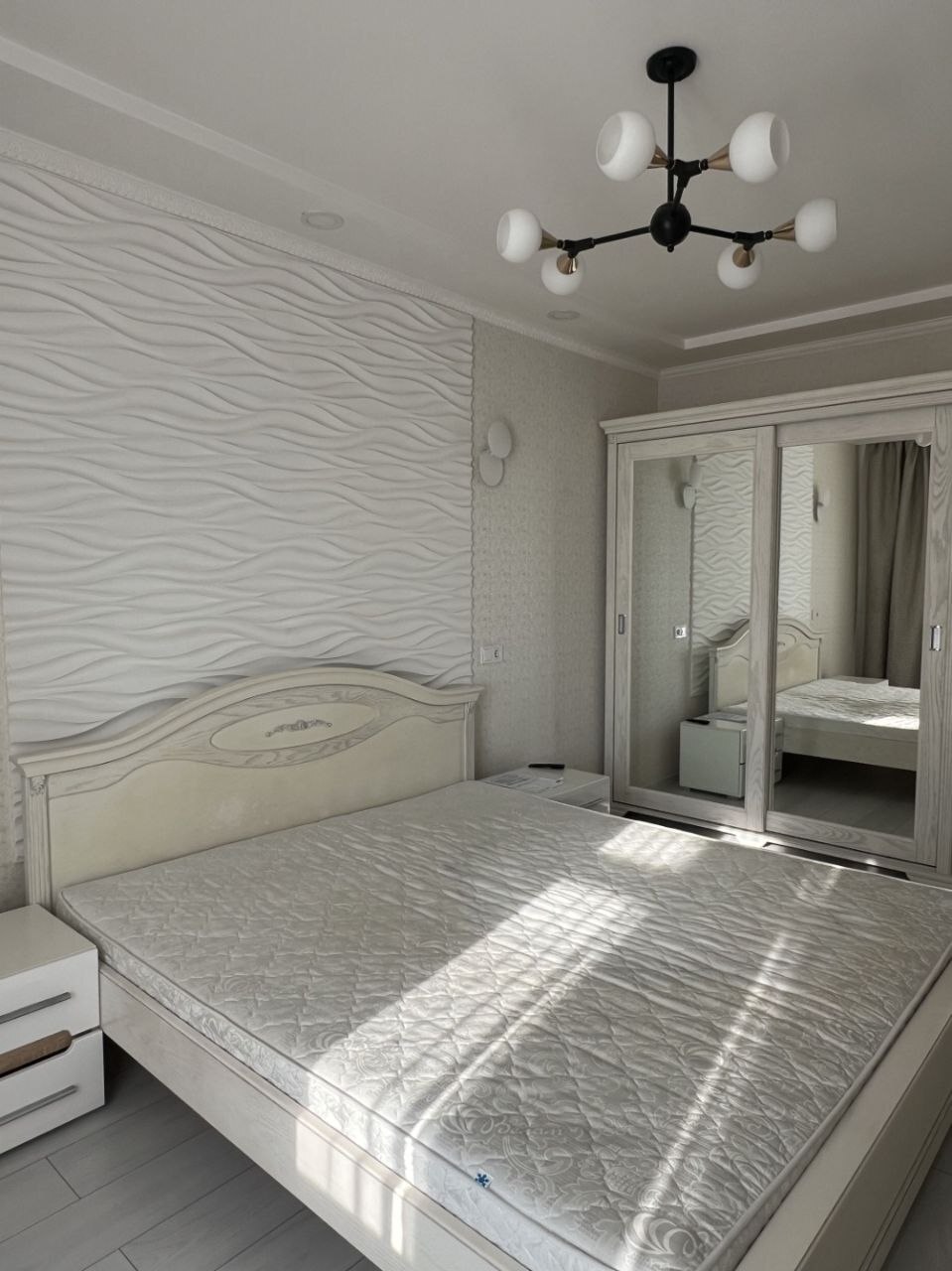 Продаж 1-кімнатної квартири 45 м², Жаботинского вул., 56А
