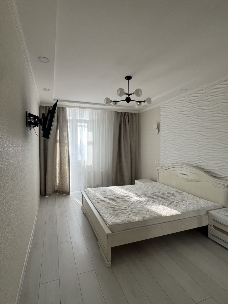 Продаж 1-кімнатної квартири 45 м², Жаботинского вул., 56А