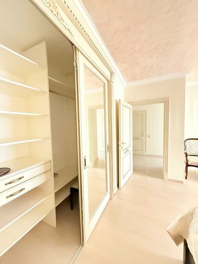 Продажа 1-комнатной квартиры 65 м², Практичная ул., 2