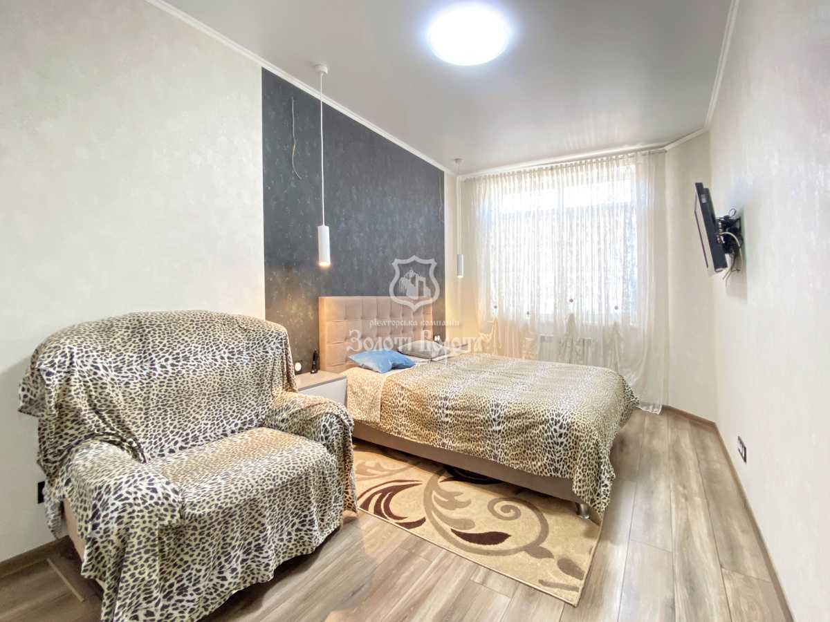 Продаж 2-кімнатної квартири 64.7 м², Західна вул., 10