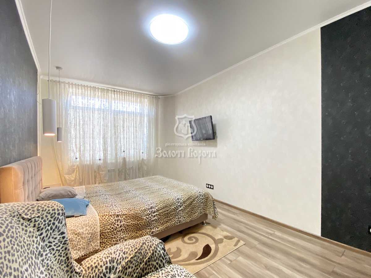 Продаж 2-кімнатної квартири 64.7 м², Західна вул., 10