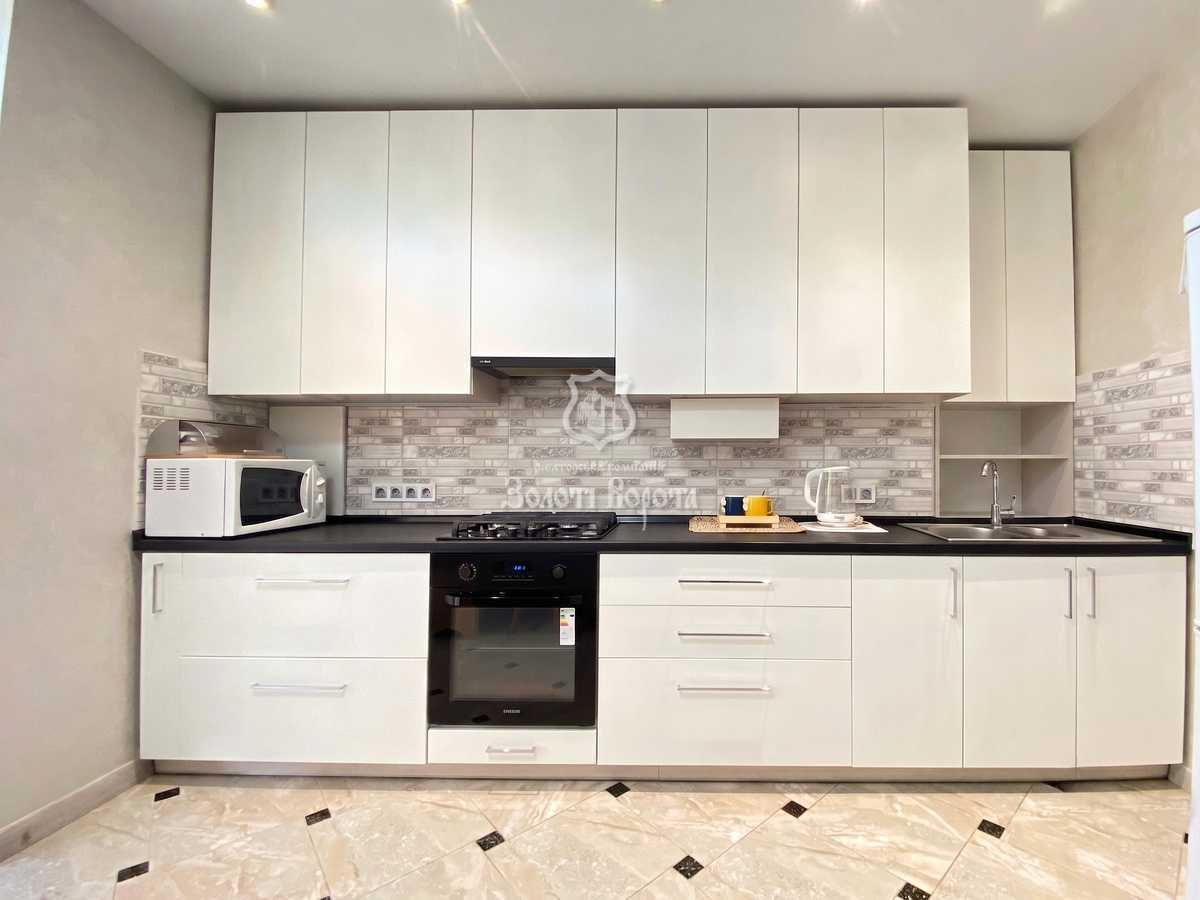 Продаж 2-кімнатної квартири 64.7 м², Західна вул., 10