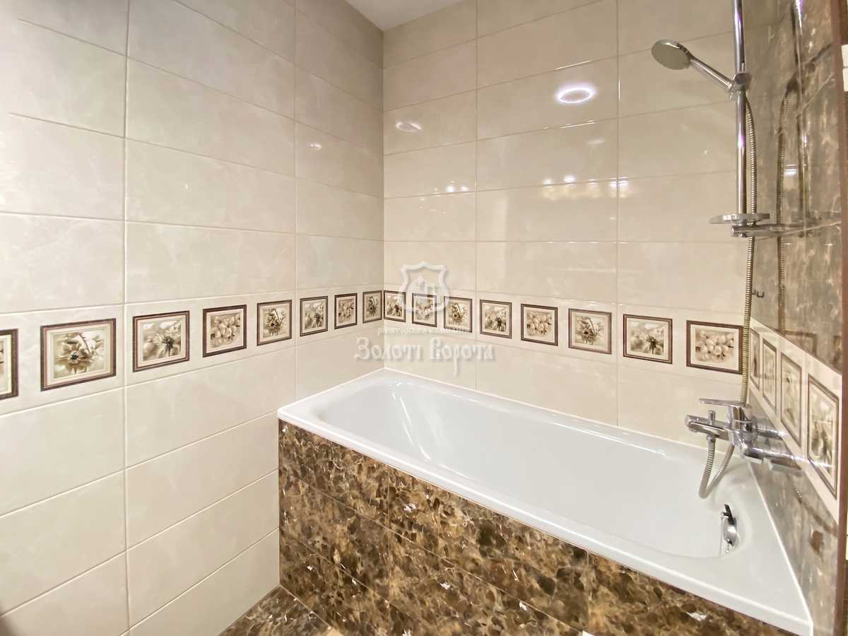 Продаж 2-кімнатної квартири 64.7 м², Західна вул., 10