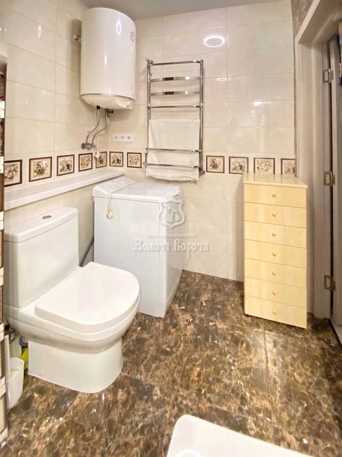 Продаж 2-кімнатної квартири 64.7 м², Західна вул., 10