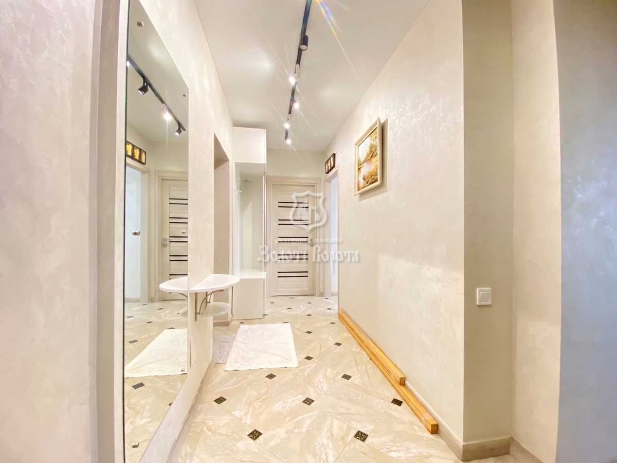 Продаж 2-кімнатної квартири 64.7 м², Західна вул., 10