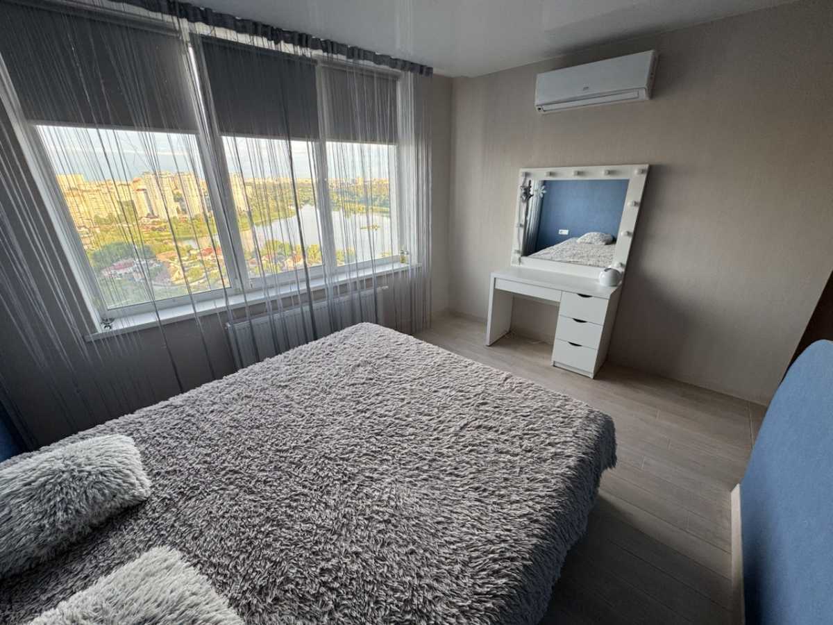 Продажа 1-комнатной квартиры 60 м², Владимира Наумовича ул., 6