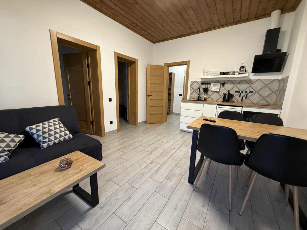 Продаж 3-кімнатної квартири 63 м², Степана Бандери