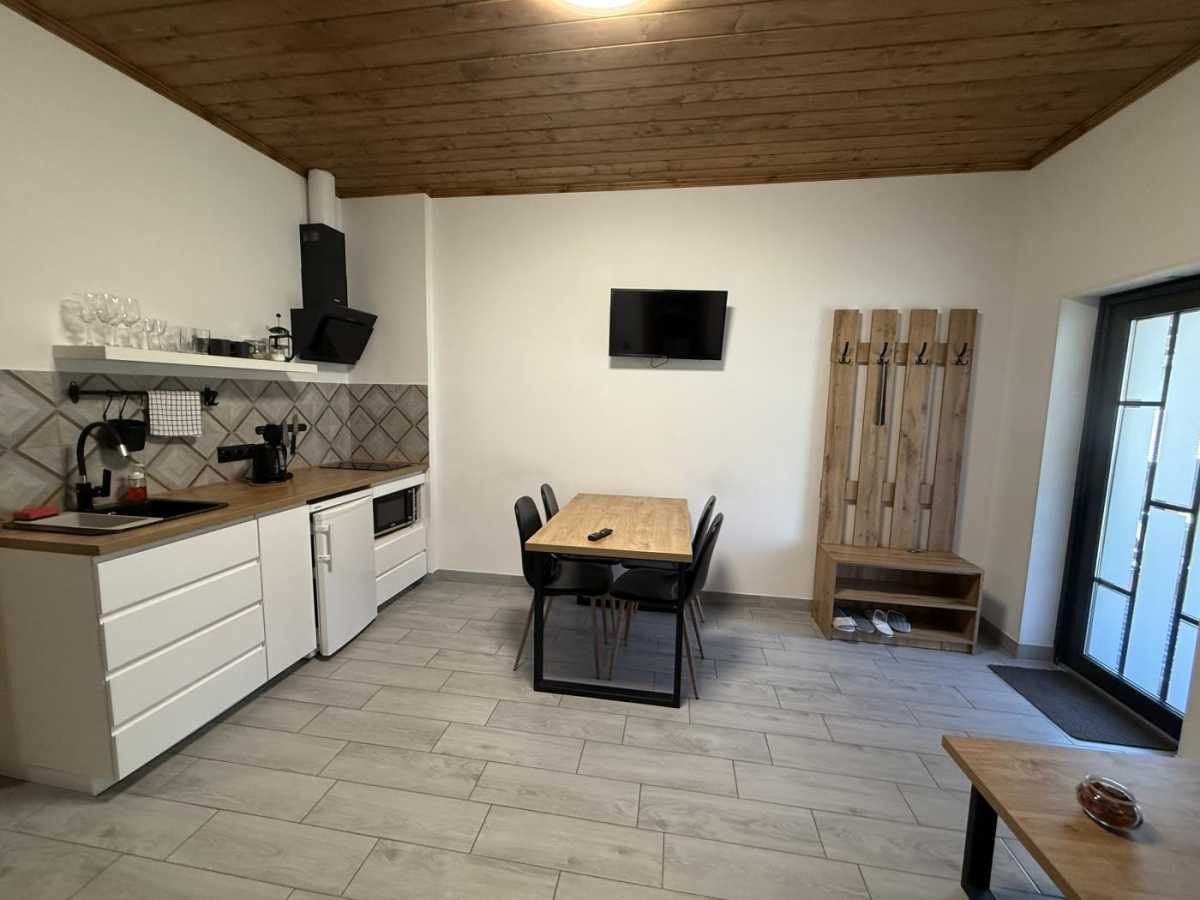 Продаж 3-кімнатної квартири 63 м², Степана Бандери