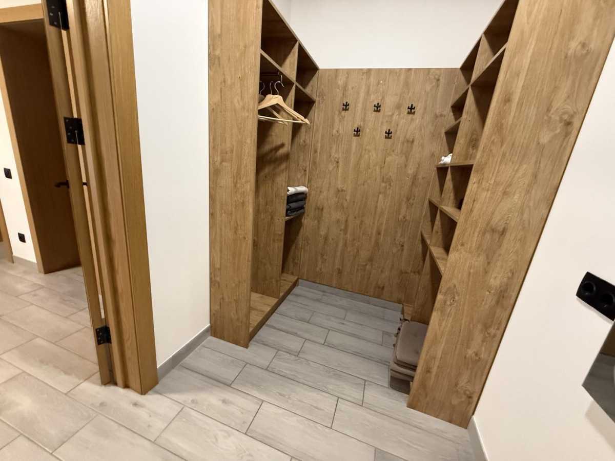 Продаж 3-кімнатної квартири 63 м², Степана Бандери