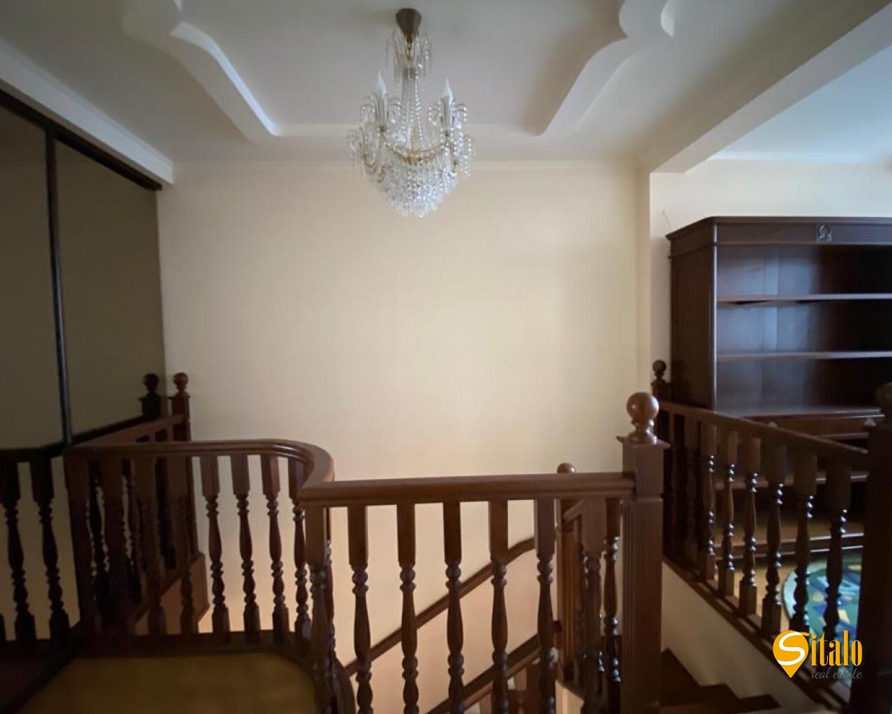 Продажа 3-комнатной квартиры 141.7 м², Победы просп., 107