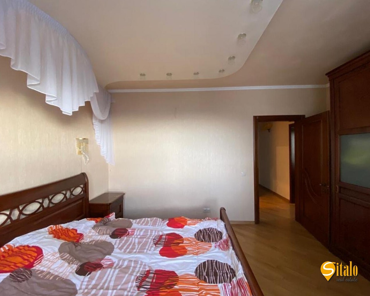 Продажа 3-комнатной квартиры 141.7 м², Победы просп., 107