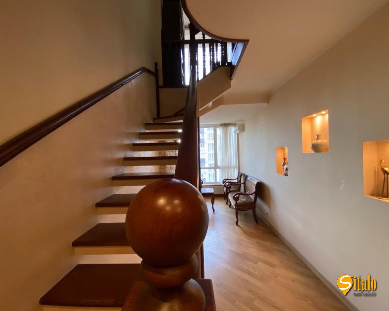 Продажа 3-комнатной квартиры 141.7 м², Победы просп., 107