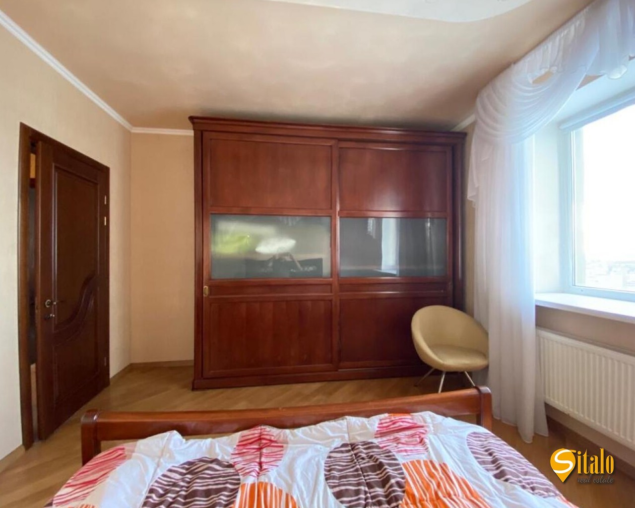 Продажа 3-комнатной квартиры 141.7 м², Победы просп., 107