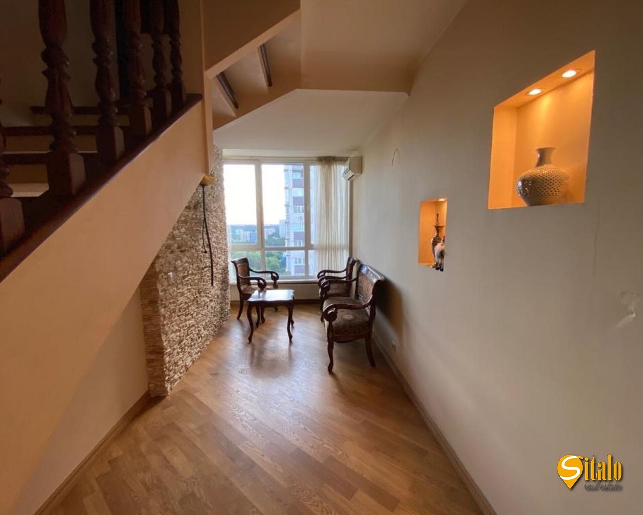 Продажа 3-комнатной квартиры 141.7 м², Победы просп., 107