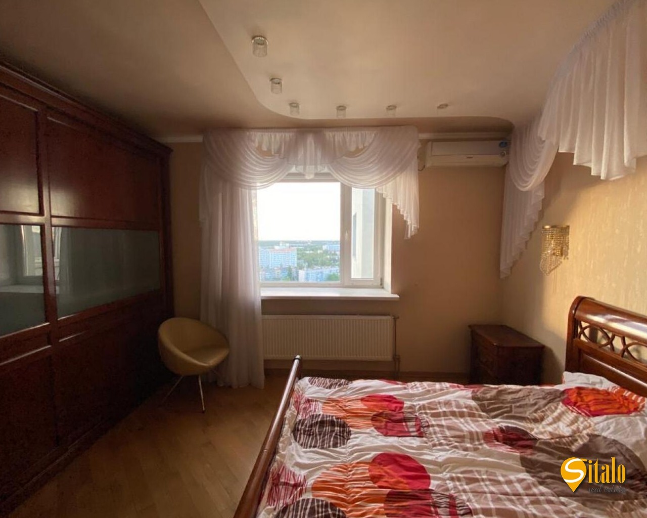 Продажа 3-комнатной квартиры 141.7 м², Победы просп., 107