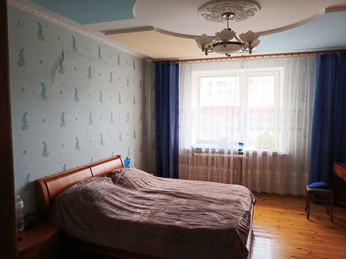 Продажа 2-комнатной квартиры 90 м², Николая Голего ул., 5