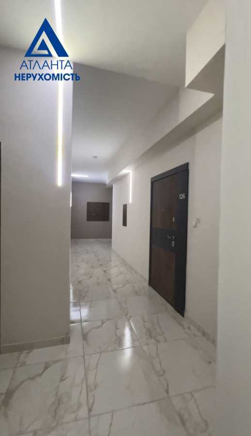 Продажа 2-комнатной квартиры 65 м², Яровица ул.