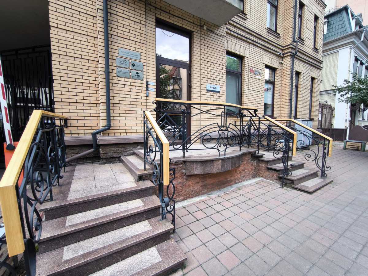 Оренда офісу 100 м², Хорива вул., 39-41