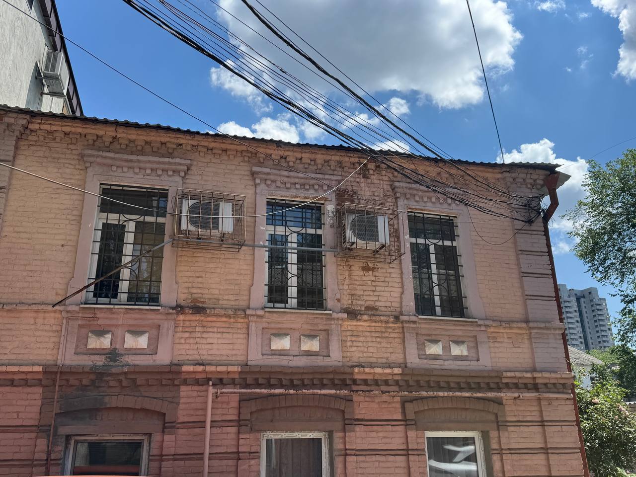 Продажа 4-комнатной квартиры 90 м², Юрия Савченко ул.