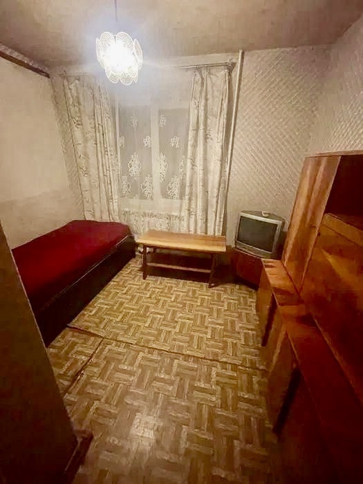 Продаж 4-кімнатної квартири 89 м², Матросова пров.