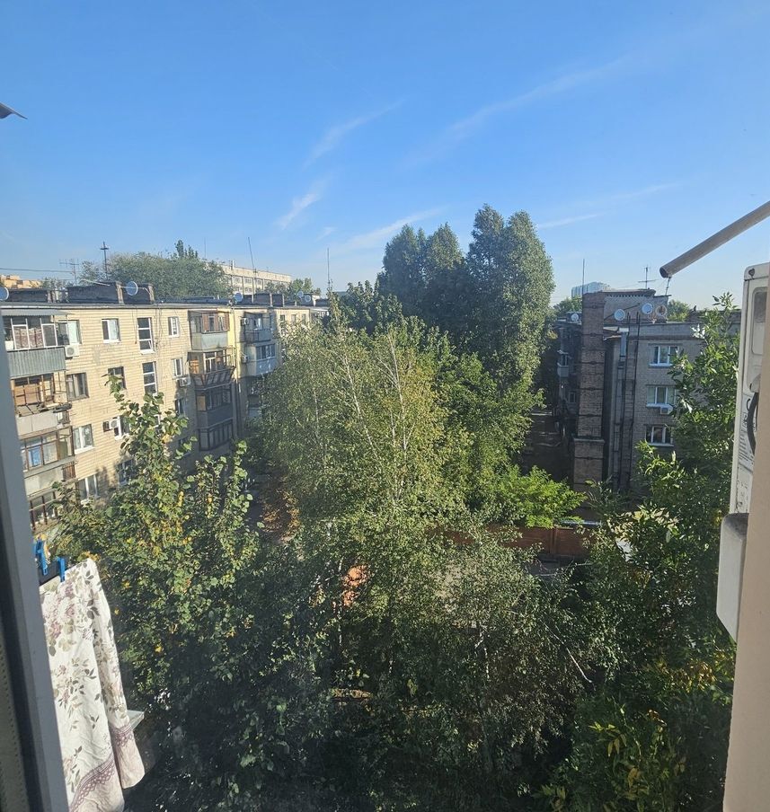 Продажа 3-комнатной квартиры 60 м², Севастопольская ул., 30