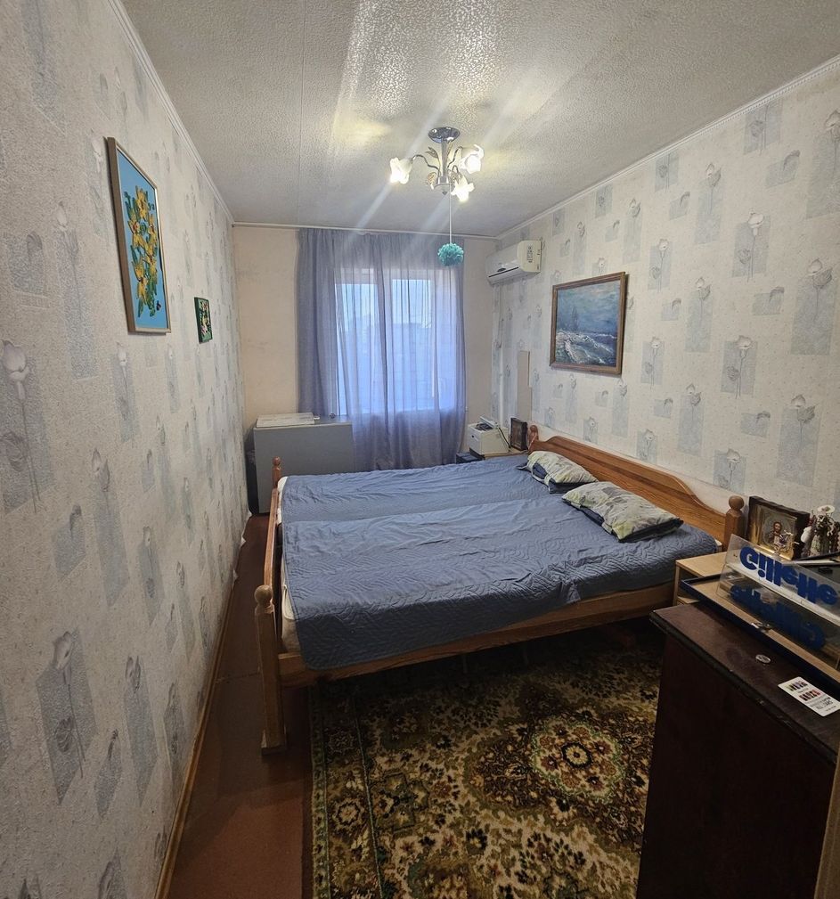 Продажа 3-комнатной квартиры 60 м², Севастопольская ул., 30